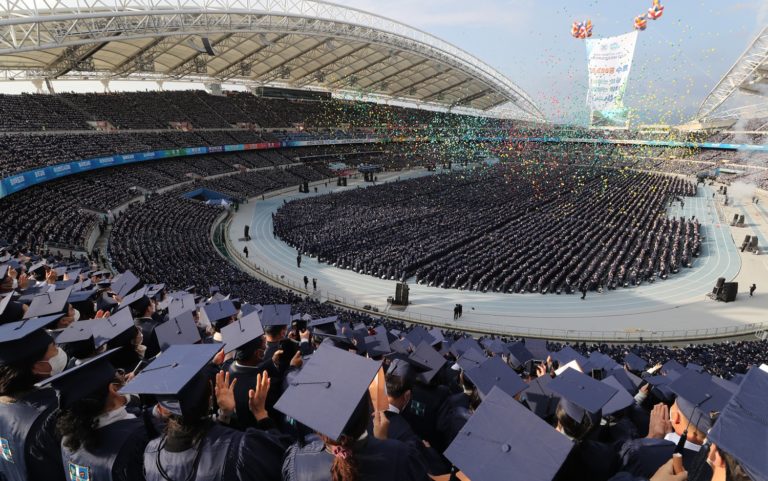 Photo of100 000 graduation ceremony of Shincheonji